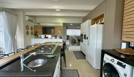 Cobertura Plana com Piscina Privativa no Floresta