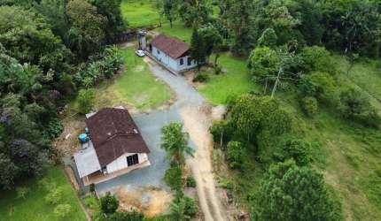 Chácara à Venda na Estrada Quiriri