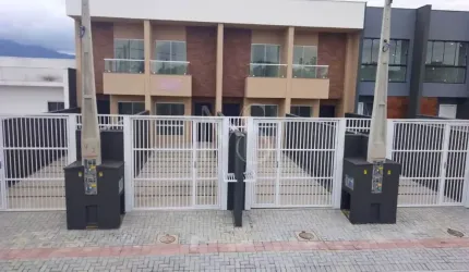 Sobrado Geminado com 1 suíte + 1 dorm à Venda no Bairro Vila Nova – Joinville/SC