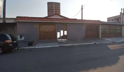 Casa isilada com 4 dormitório na Tupi em Praia Grande SP.