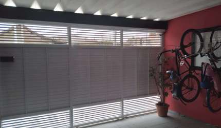 Imperdível oportunidade: Casa à venda em Ocian, Praia Grande-SP, com 2 quartos, 1 suíte, sala, 2 banheiros, 2 vagas e 120m².
