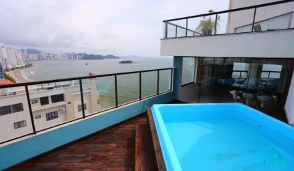 COBERTURA FRENTE PARA O MAR em Balneário Camboriú.