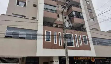Oportunidade a venda apto com 2 quartos 1 vaga sacada com churrasqueira centro B