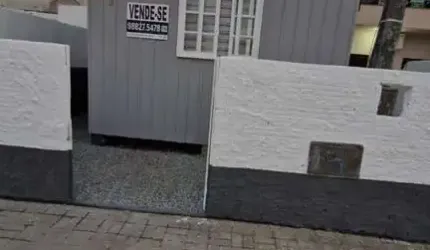 Aluguel Casa de madeira mobiliada com 02 quartos Camboriú