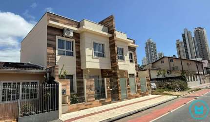 Casa sobrado com 3 dormitorios em Balneario Camboriu aceita permuta