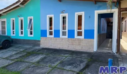 Casa em condomínio na Praia do Sapê, Ubatuba. Localizada à 200 metros da praia.