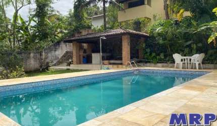 Casa a venda em Ubatuba, no bairro Tabatinga a 300 metros da praia, com 3 dormitórios e piscina !