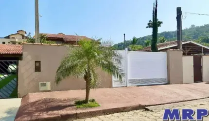 Casa em Ubatuba a 350 metros da praia das Toninhas!