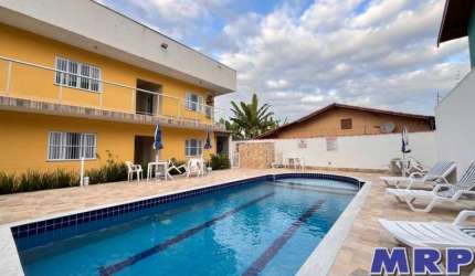Apartamento à venda em Ubatuba. Praia da Maranduba. Condomínio com piscina.