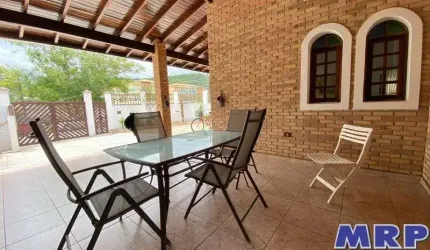 Casa a venda em Ubatuba. + edícula. 5 dormitórios. Praia da Maranduba.