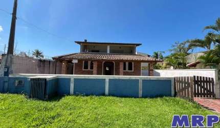 Praia da Lagoinha em Ubatuba. Casas à venda. Aceita financiamento bancário