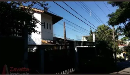 Imóvel de Luxo à Venda em São Paulo: Casa com 4 Quartos, 4 Suítes e 700m² no Jardim Franca. Confira!