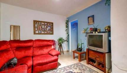 Imperdível: Casa à venda em SP na Vila Constança com 4 quartos, 1 suíte, 2 salas, 3 banheiros, 2 vagas e 149m² de área.