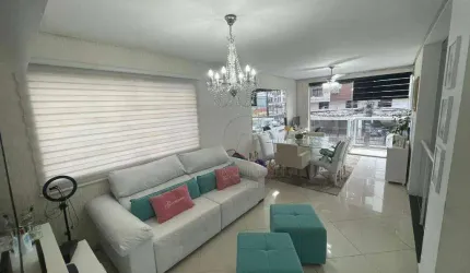 Casa à venda no Embaré em Santos