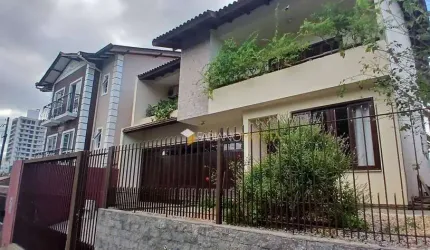 Casa com 3 dormitórios à venda, 260 m² por R$ 1.500.000,00 - Cidade de Florianópolis - São José/SC