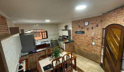 LINDO SOBRADO 3 DORM | 1 SUÍTE | SACADA | COZ AMERICANA | QUINTAL | 2 VAGAS - 181 MTS - A VENDA - JARDIM TELES DE MENEZES - SANTO ANDRÉ/SP.