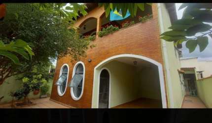 vendo linda casa independente,  04 quartos, Mesquita RJ