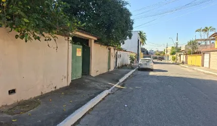 Vendo Casa com terreno, bairro Posse, Nova Iguaçu, RJ.
