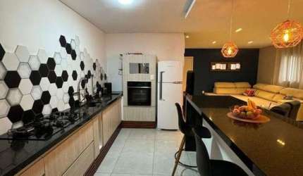 Sobrado com 4 dormitórios à venda, 300 m² por R$ 850.000,00 - Jardim Quaresmeira III - Suzano/SP