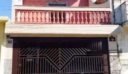 Sobrado com 3 dormitórios à venda, 177 m² por R$ 660.000,00 - Vila Figueira - Suzano/SP