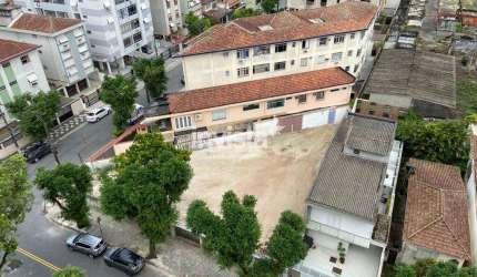 Terreno de esquina para locação em ótima localização