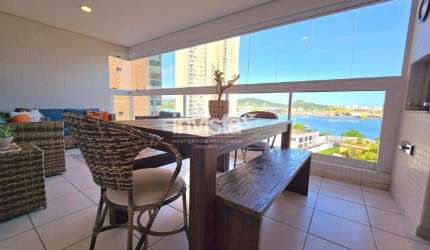 Apartamento à venda no bairro Ponta da Praia