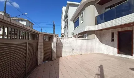 Casa Sobreposta Alta para Alugar com 3 Suítes no bairro da Ponta da Praia em Santos