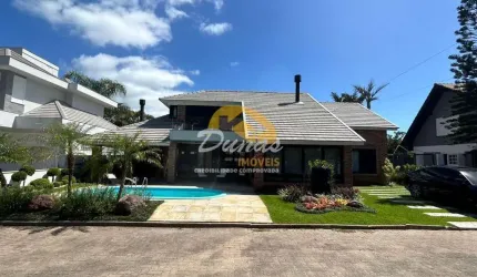 AMPLA RESIDÊNCIA EM CONDOMÍNIO FECHADO NA PRAIA DE IMBÉ