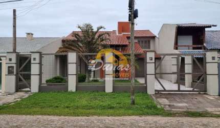 EXCELENTE RESIDÊNCIA PERTO DO MAR