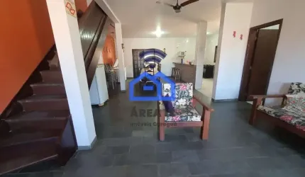 Sobrado à venda no bairro Martim de Sá - 4 dormitórios, uma suíte, sala, cozinha, 7 vagas na garage