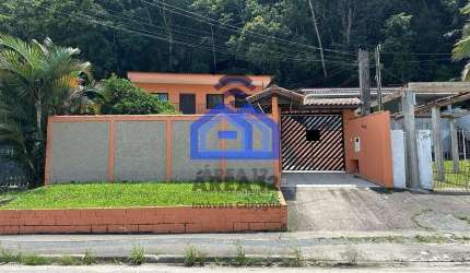 Sobrado à Venda na Prainha - 2 dormitórios, sendo uma suíte grande, sala, cozinha, sacada grande e