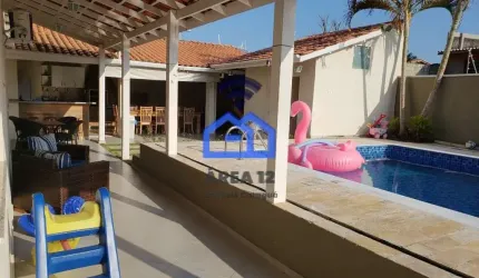 Casa à venda no bairro Estrela d'Alva - 3 dormitórios, sendo 1 suíte, banheiro, sala, cozinha, 2 va