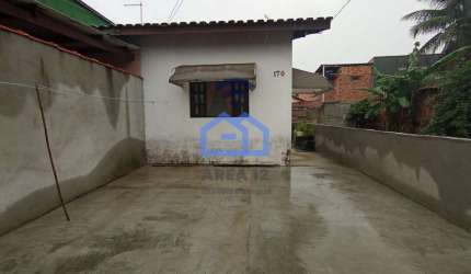 Casa com 82m² à venda localizada a apenas 400m da Praia no bairro do Porto Novo na cidade de Caragu