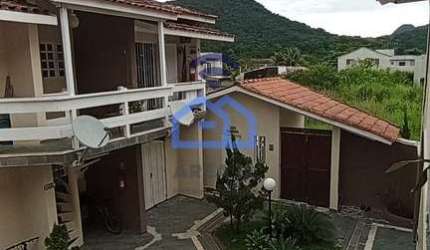 Sobrado em bairro arborizado à Venda no Capricórnio II, Caraguatatuba, SP - 72m², 02 dormitórios, 0