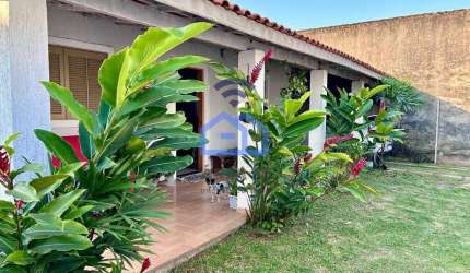 Casa à venda no bairro Travessão em Caraguatatuba, SP - 2 dormitórios, sendo 1 suíte, cômodos amplo