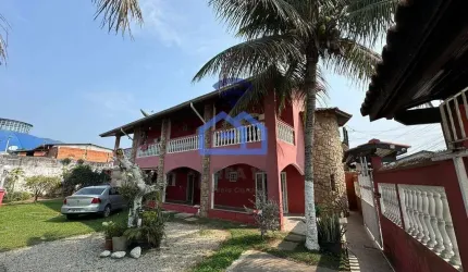 Sobrado à venda no bairro do Travessão em Caraguatatuba, SP - 4 dormitórios, sendo 2 suítes, piscin