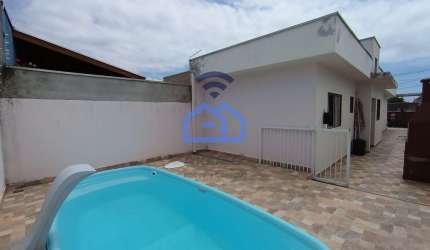 Casa à Venda no bairro do Morro do Algodão em Caraguatatuba, SP - Duas suítes e Piscina em 180m² de