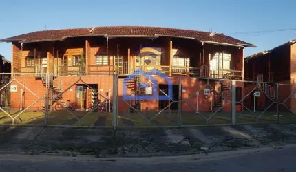 Sobrado em condomínio à venda no bairro da Martim de Sá em Caraguatatuba, SP - Venha morar com conf