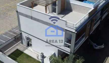 Sobrado triplex à venda no bairro do Massaguaçu em Caraguatatuba, SP - Localizado a apenas 150m da