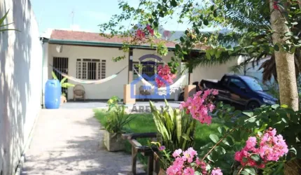 Oportunidade de Casa térrea à venda no bairro da Martim de Sá em Caraguatatuba, SP - Com piscina e