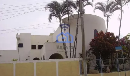 Sobrado à Venda no bairro Pontal de Santa Marina em Caraguatatuba, SP