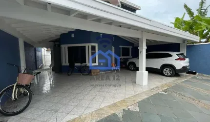 Sobrado com edícula à venda no bairro Estrela d'Alva em Caraguatatuba, SP