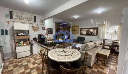 Casa à venda no bairro da Martim de Sá em Caraguatatuba, SP - Viva com conforto e comodidade!