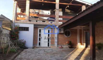 Sobrado com edícula à venda no bairro da Martim de Sá em Caraguatatuba, SP