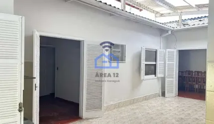 Casa Térrea à venda localizada a apenas 200m da praia Capricórnio I em Caraguatatuba, SP