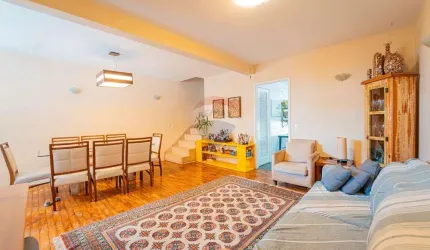 Casa linda com 3 dormitórios, 2 vagas, piscina e churrasqueira a venda no Campo Belo!!!