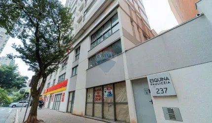Quer investir ou realizar o sonho do negócio próprio? Essa loja na Bela Vista é perfeita para você criar uma jornada de sucesso!