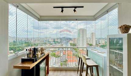 Apartamento à venda 63m², reformado, moderno, varanda envidraçada, 02 dormitórios, 1 suíte e 1 vaga! Vila Alexandria