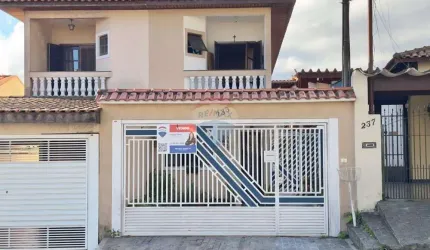 SOBRADO CHARMOSO , 3 DORM. SUÍTE E 2 VAGAS - EXC LOCALIZAÇÃO.