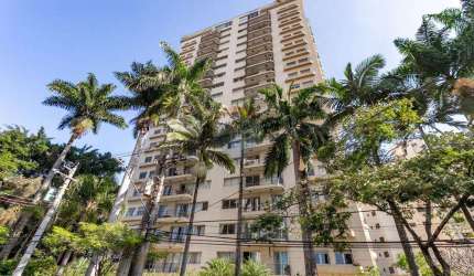 Apartamento com 3 dormitórios no Panamby